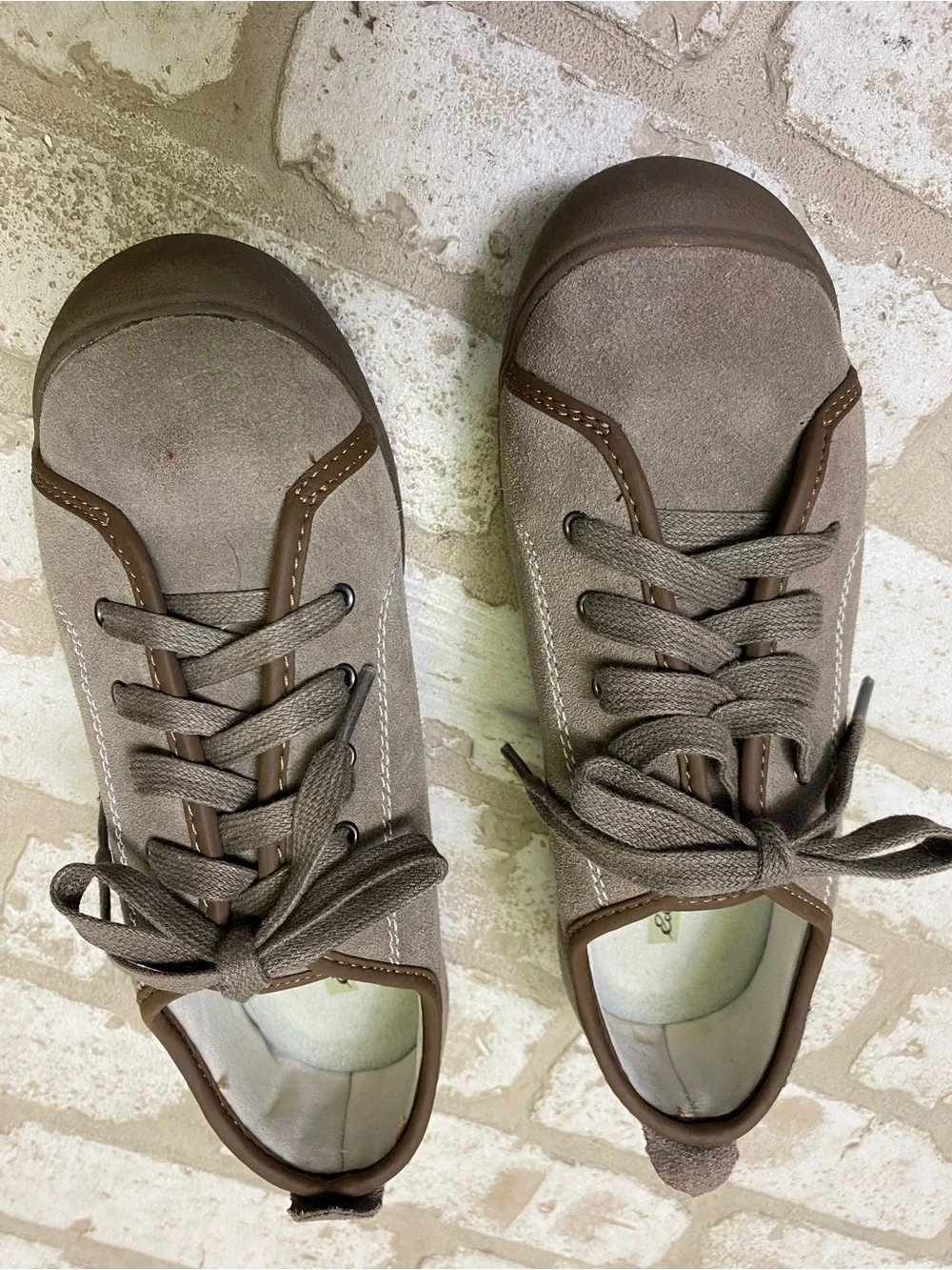 Eddie Bauer Women 6.5 Henderson Pine Suede Leather Walking Casual Sneakers Taupe